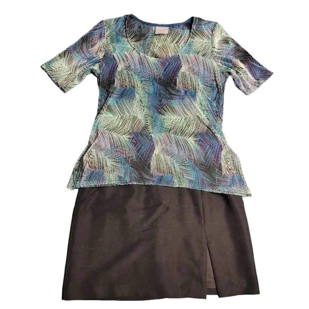 Set Black Mini Skirt & Peacock Soft Sharkbite Hem Blouse
